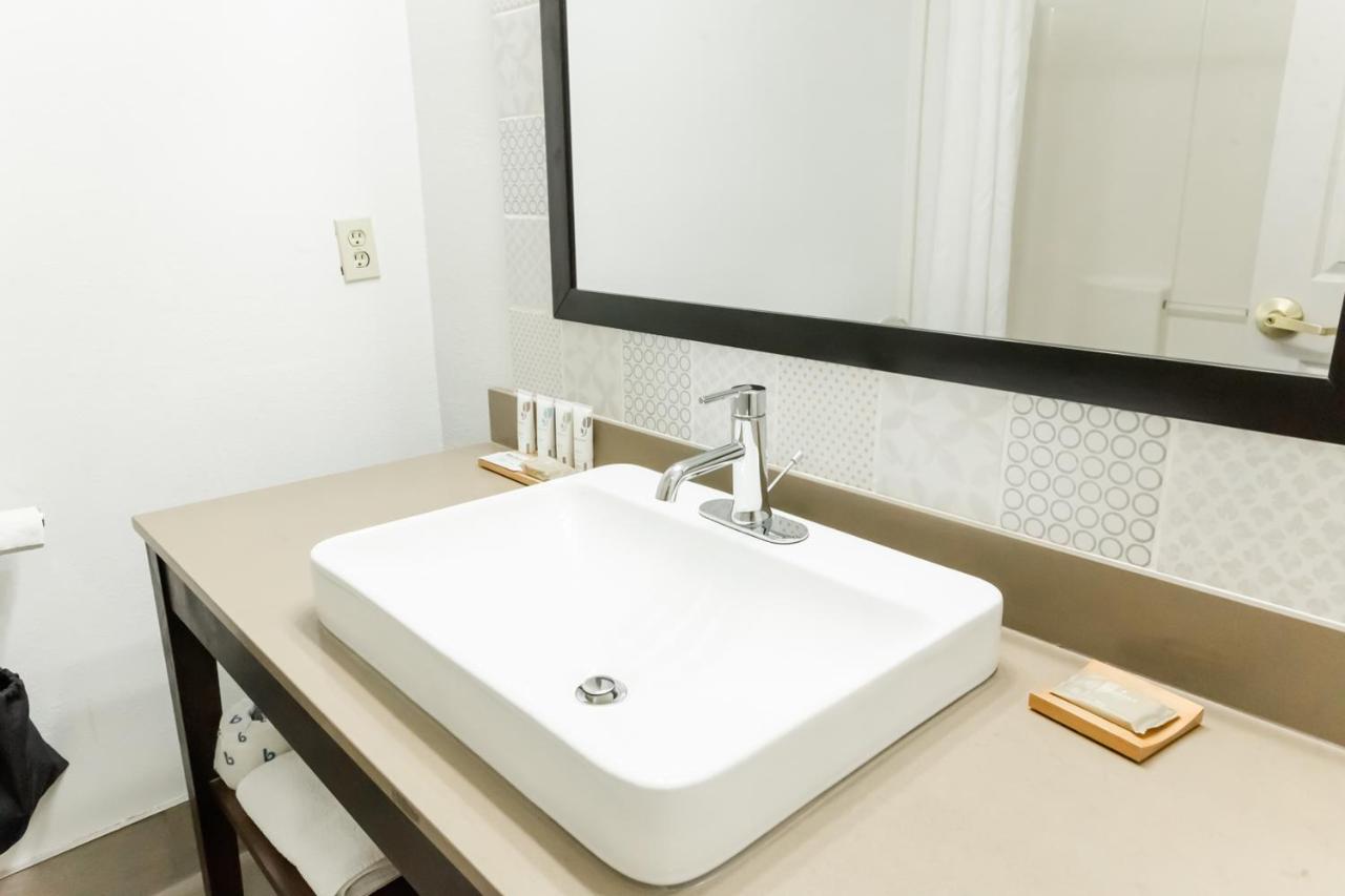 One-Bedroom King Suite with Sofa Bed - Non-Smoking at Country Inn & Suites by Radisson, Helen, GA