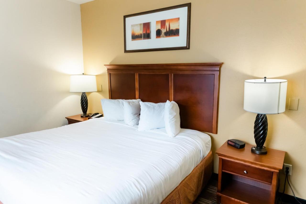 Standard King Room- Non Smoking at Country Inn & Suites by Radisson, Helen, GA