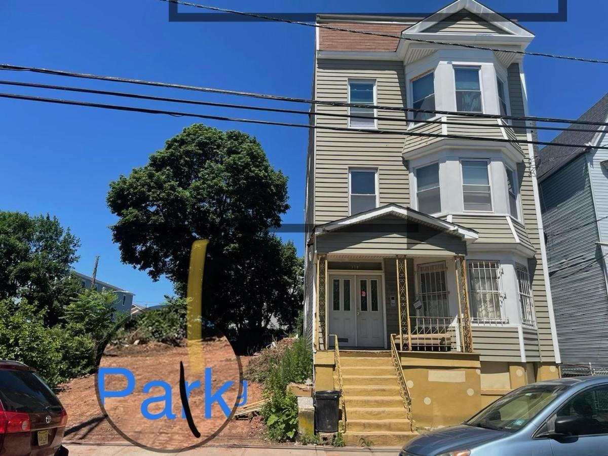  | L3-LOWER LEVEL 1Bedroom Apt Newark Down town