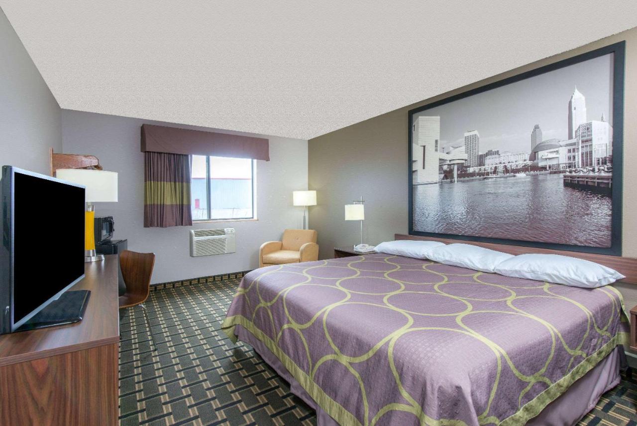 | Super 8 by Wyndham Youngstown/Austintown