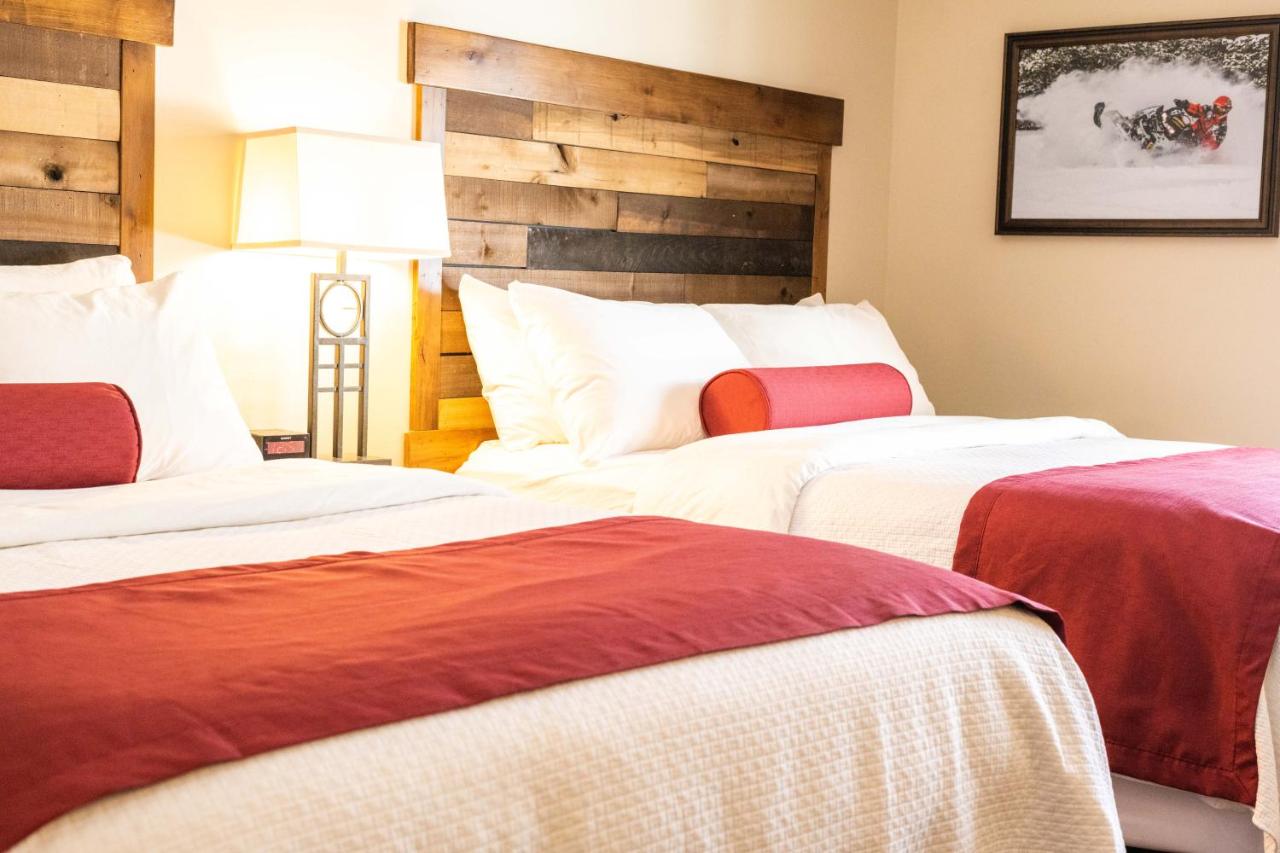 Deluxe Double Room with Two Queen Beds at Sawtelle Mountain Resort