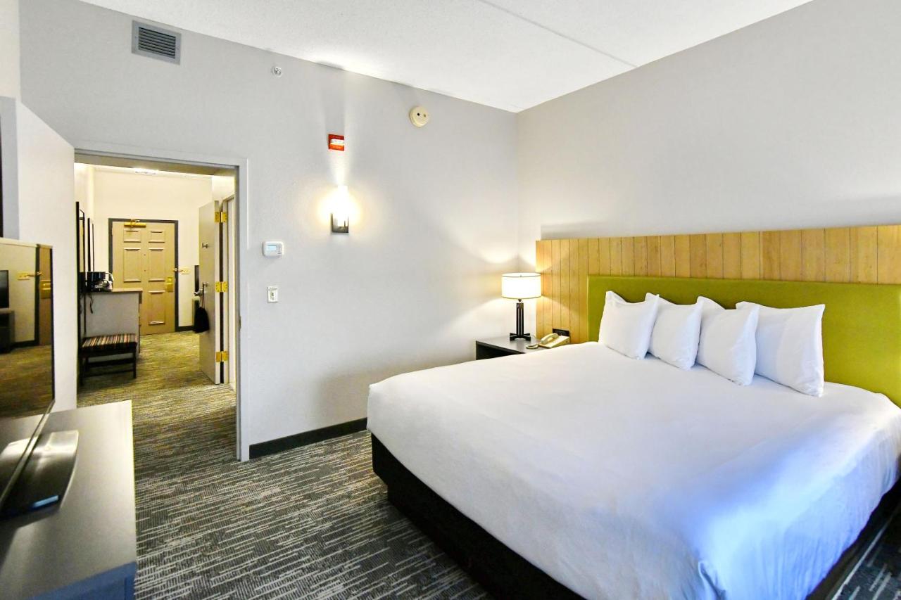 | Country Inn & Suites by Radisson, Mount Morris, NY