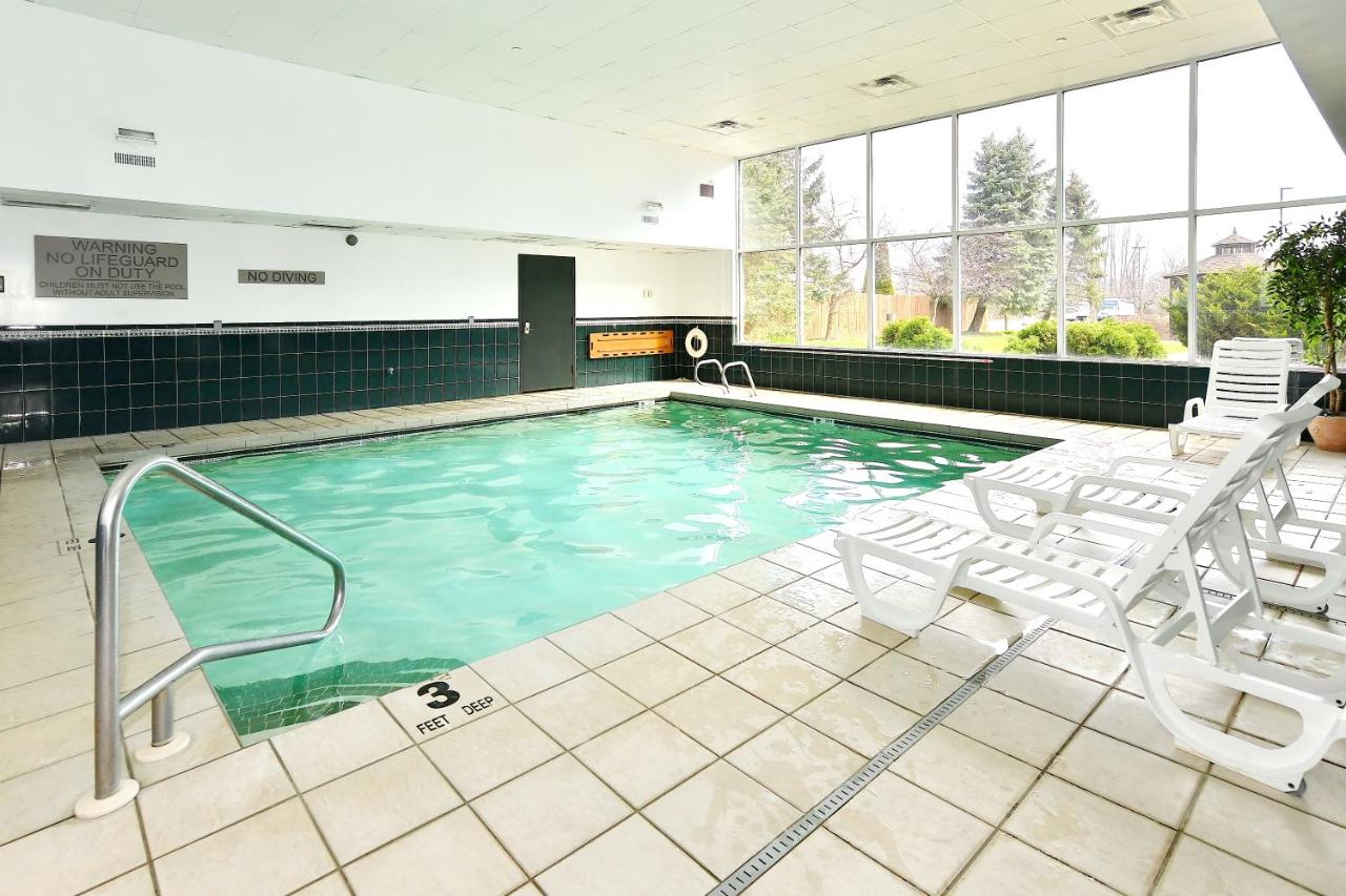 | Country Inn & Suites by Radisson, Mount Morris, NY