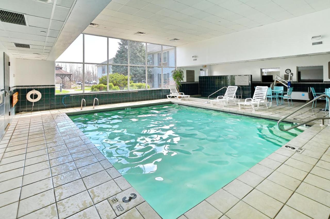 | Country Inn & Suites by Radisson, Mount Morris, NY