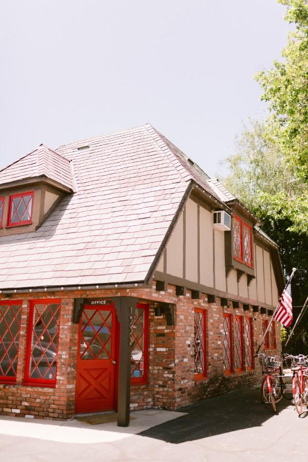  | The Hamlet Inn