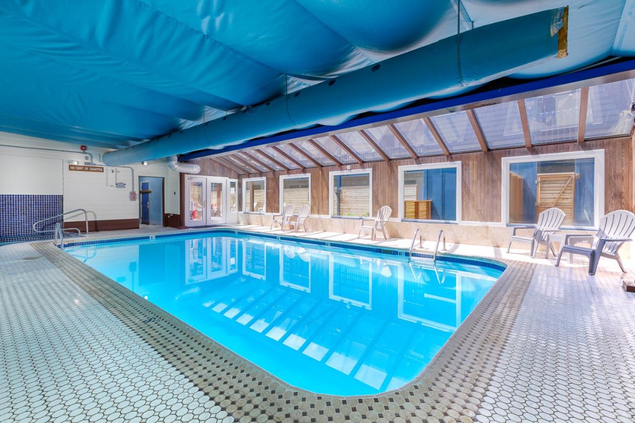 | Surfland Hotel
