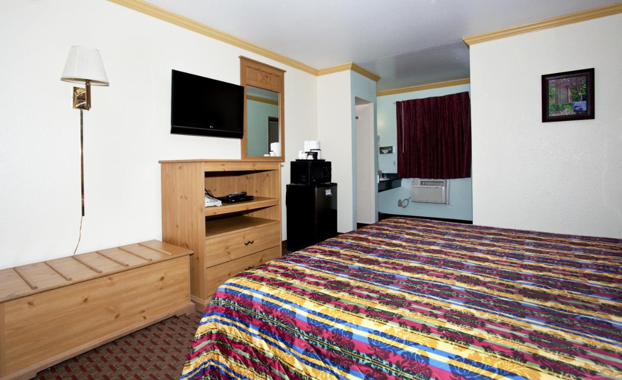  | National 9 Inn - Placerville