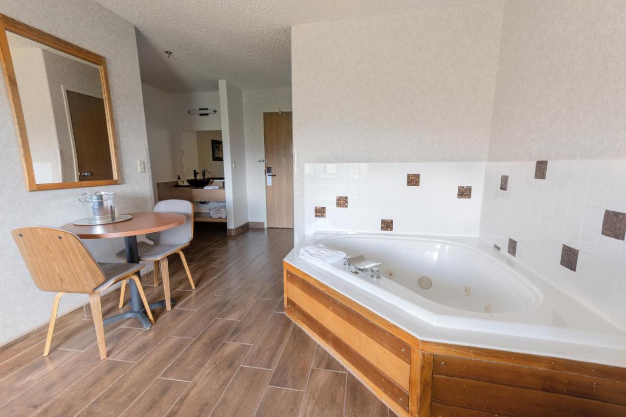 King Suite at Red Sands Hotel & Spa