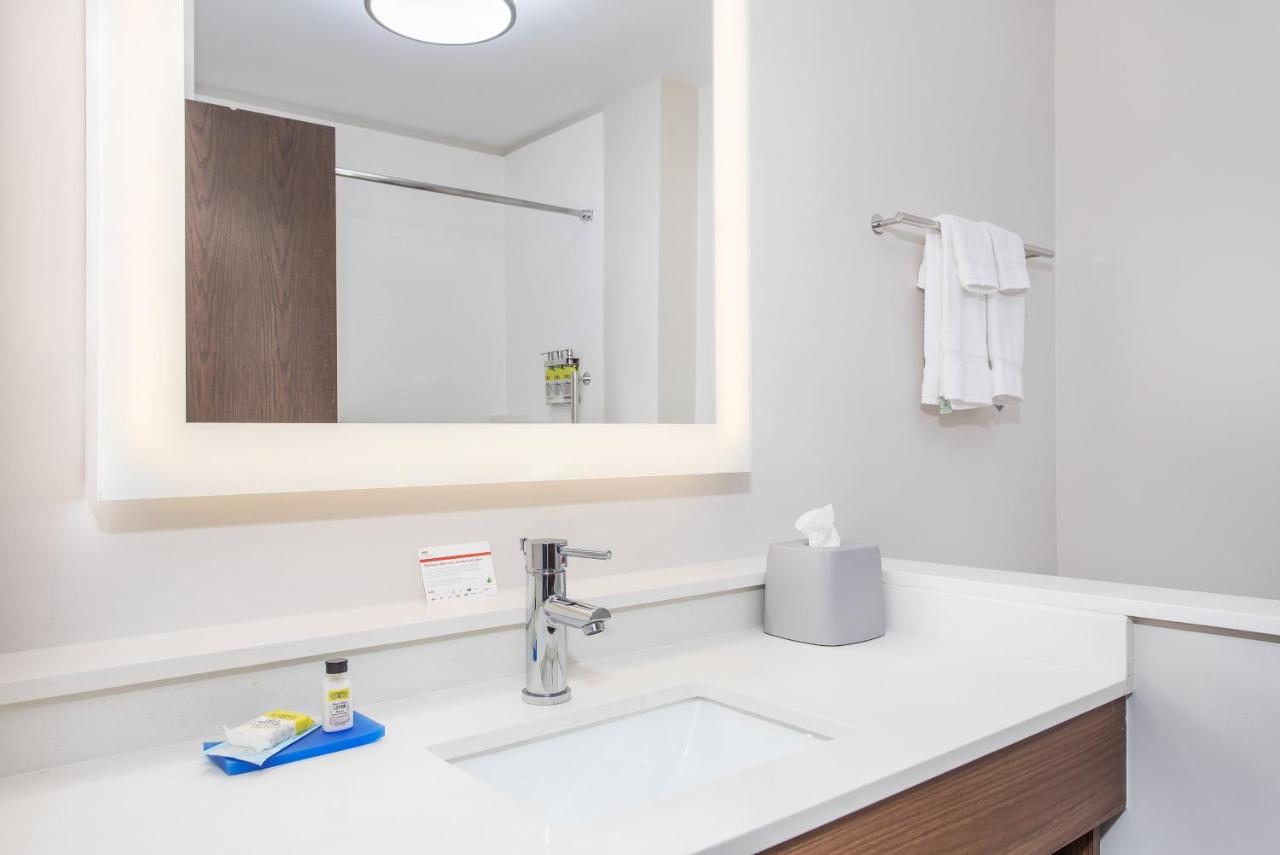 | Holiday Inn Express Williamsburg, an IHG Hotel