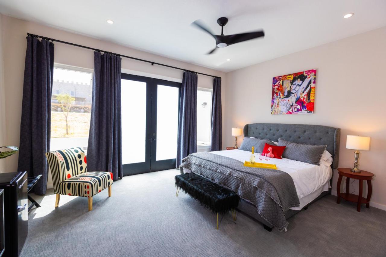  | The Bentley Hotel on 290