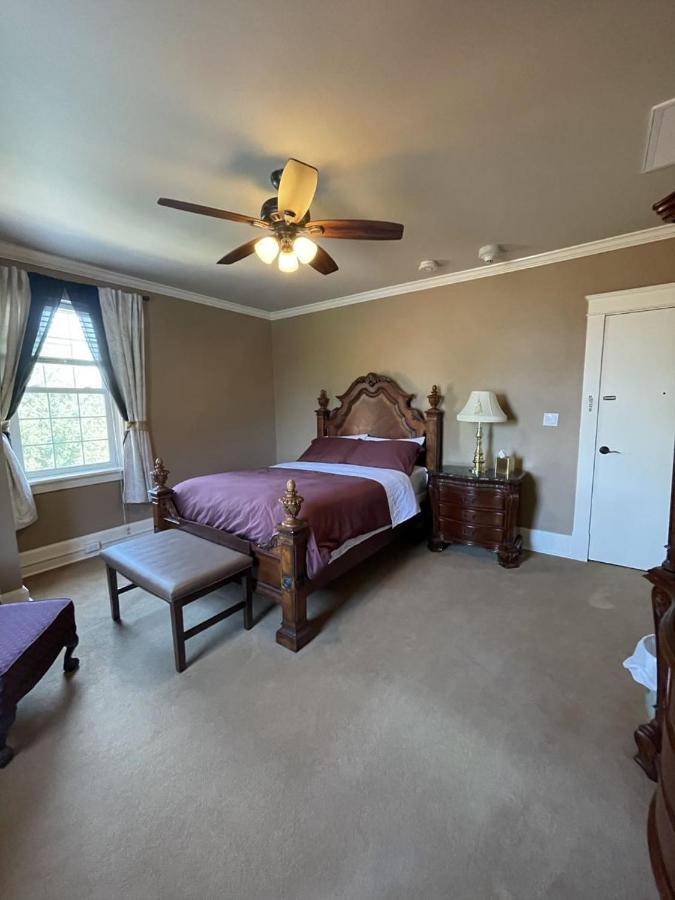 | The Woodford Inn