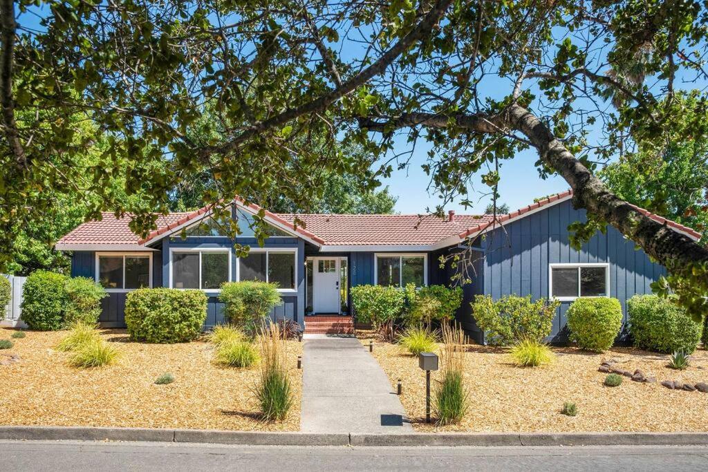 | Sonoma Zen Retreat - Hot Tub & Mins to Wineries