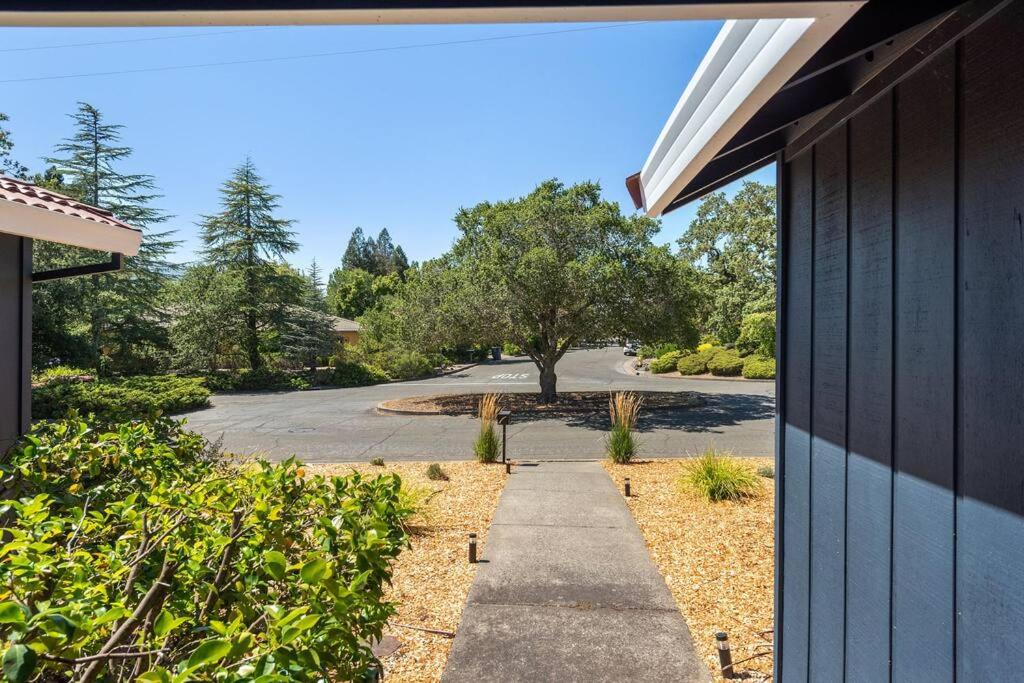 | Sonoma Zen Retreat - Hot Tub & Mins to Wineries