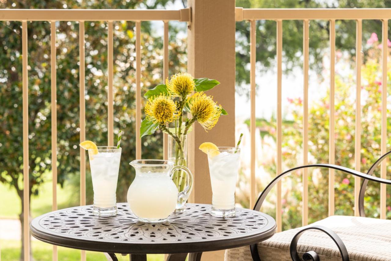 | Inn on Lake Granbury