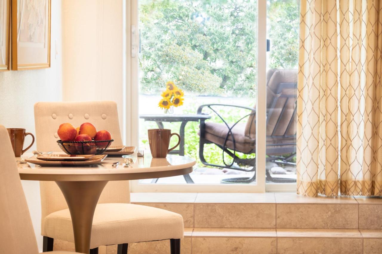 | Inn on Lake Granbury