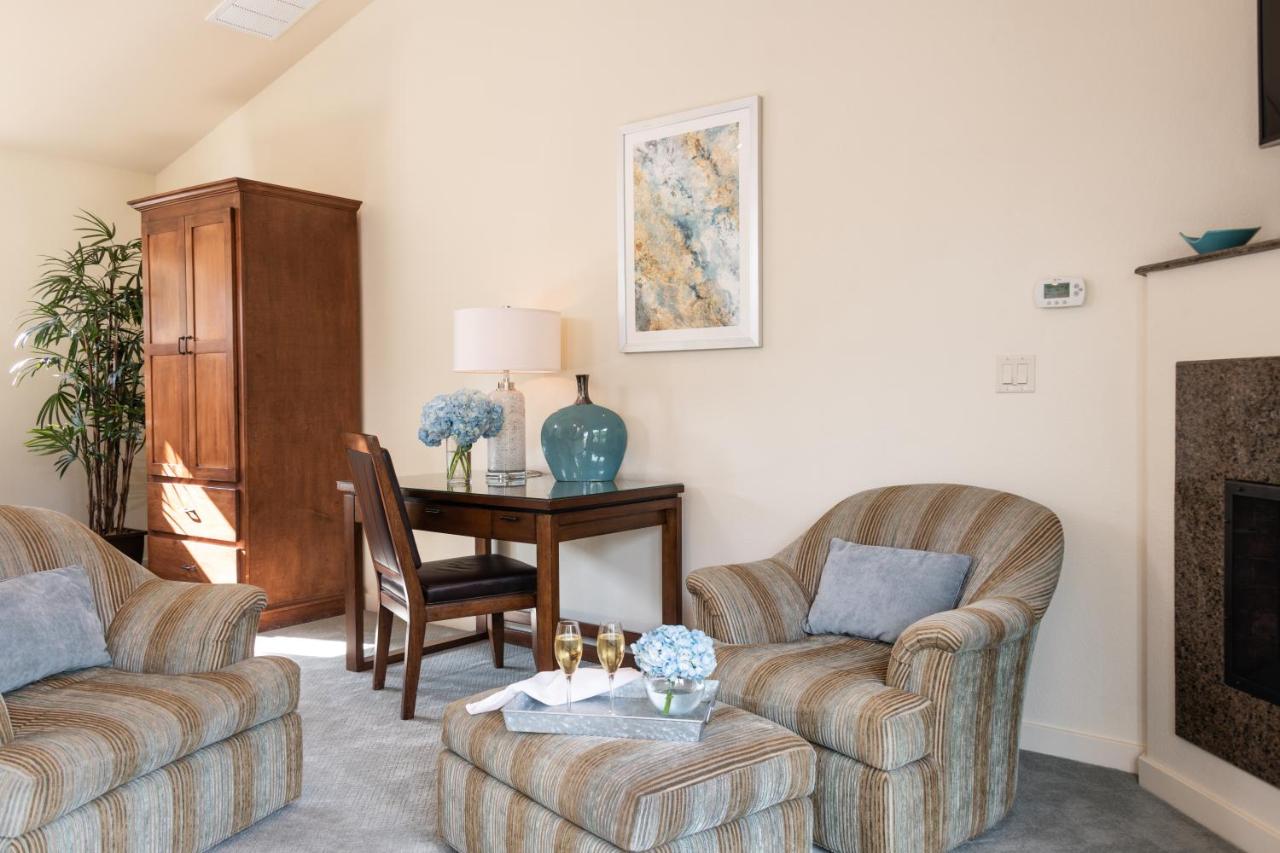 | Inn on Lake Granbury