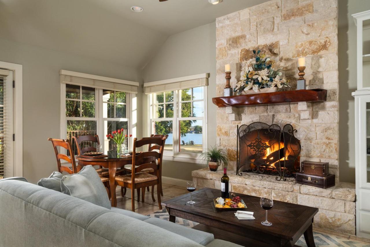 | Inn on Lake Granbury
