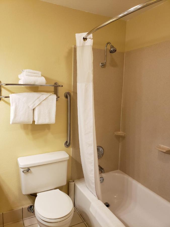 Queen Room with Two Queen Beds - Non-Smoking at Quality Inn & Suites Vancouver - Hazel Dell