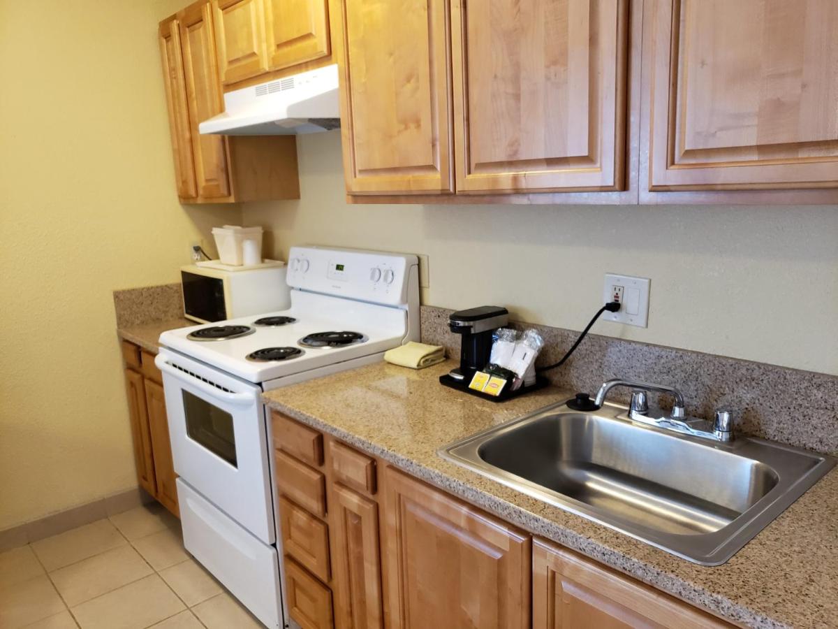 Efficiency Queen Room - Accessible/Non-Smoking at Quality Inn & Suites Vancouver - Hazel Dell