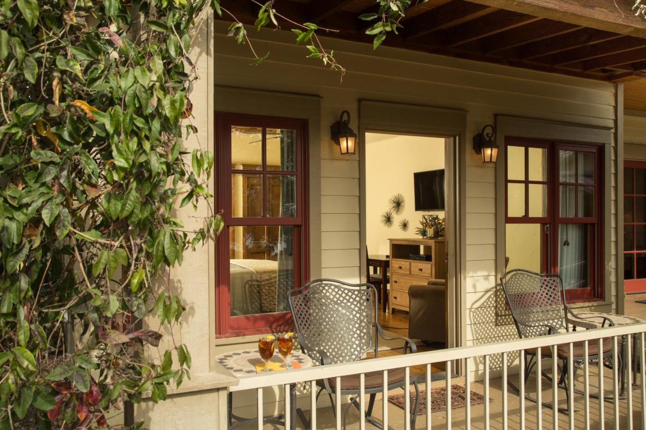 | Inn on Lake Granbury