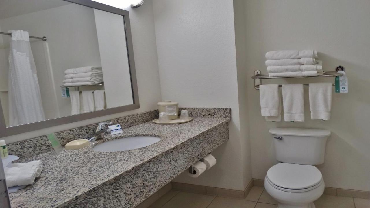 | Holiday Inn Express and Suites Montgomery, an IHG Hotel