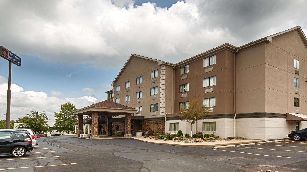 | Comfort Inn & Suites Copley Akron