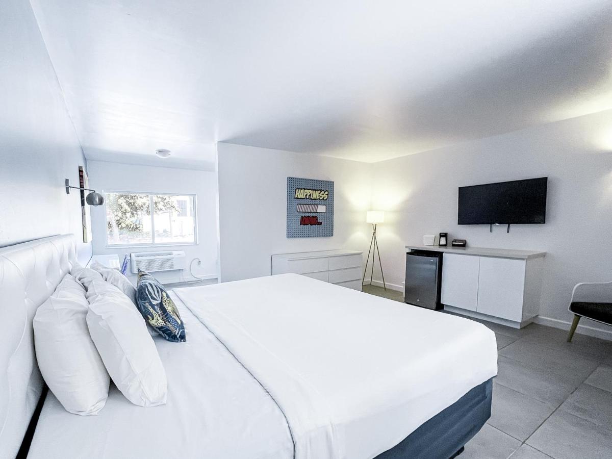 Deluxe King Studio - Accessible at Royal Palms Resort & Spa