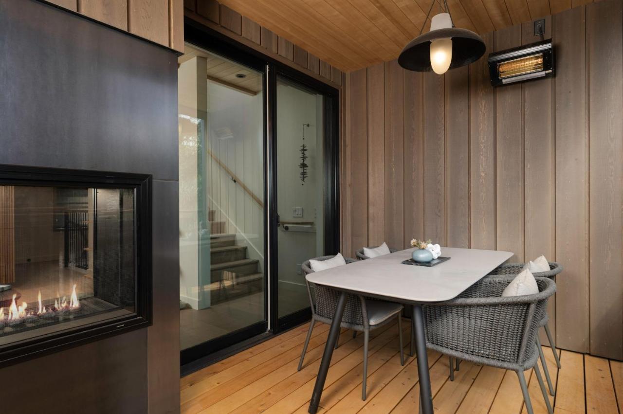 Family Suite with Balcony at Desolation Hotel