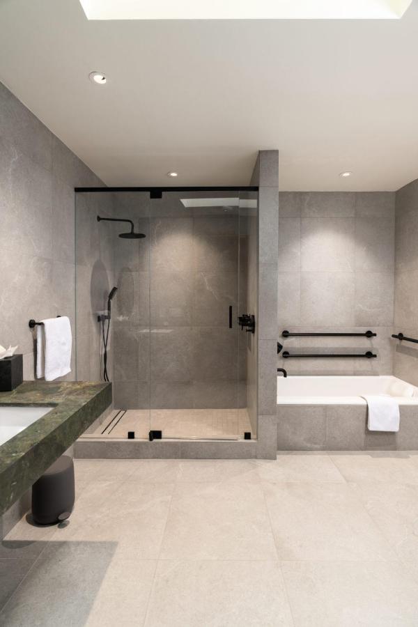 Deluxe Suite at Desolation Hotel