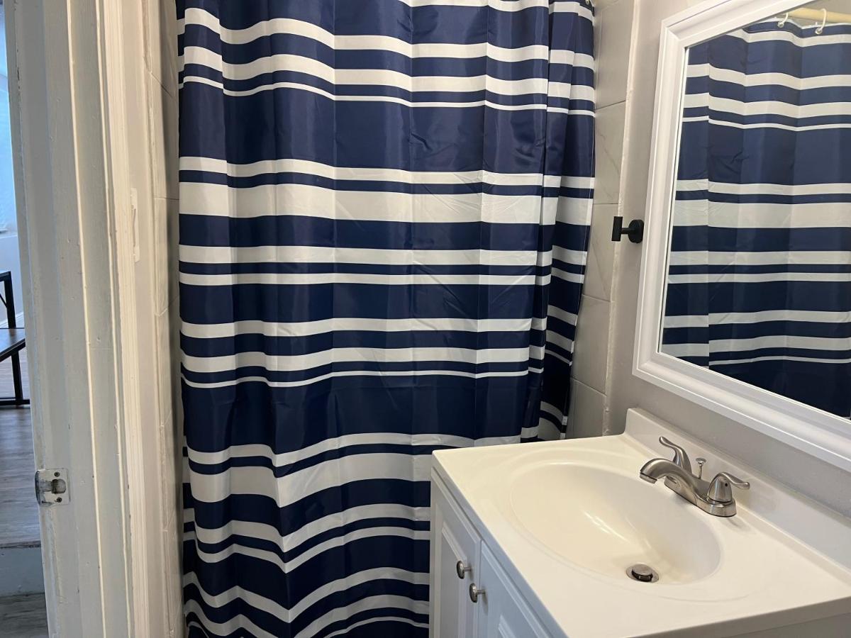 | Coral Gable Studio w/free parking & Wifi