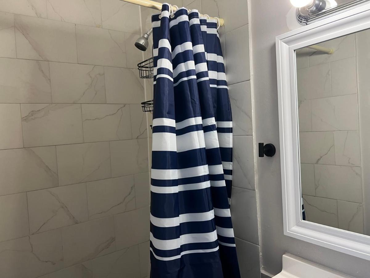 | Coral Gable Studio w/free parking & Wifi