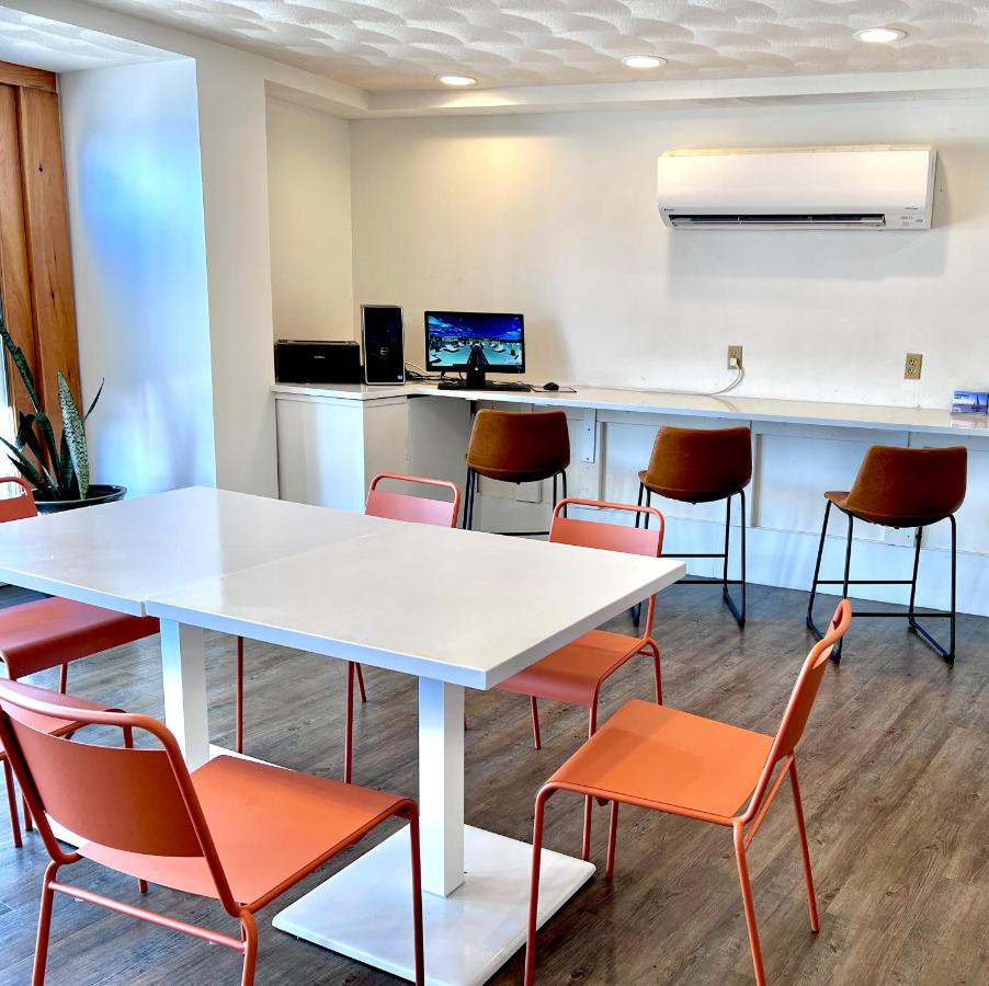 | Atlantic Beach Hotel Newport