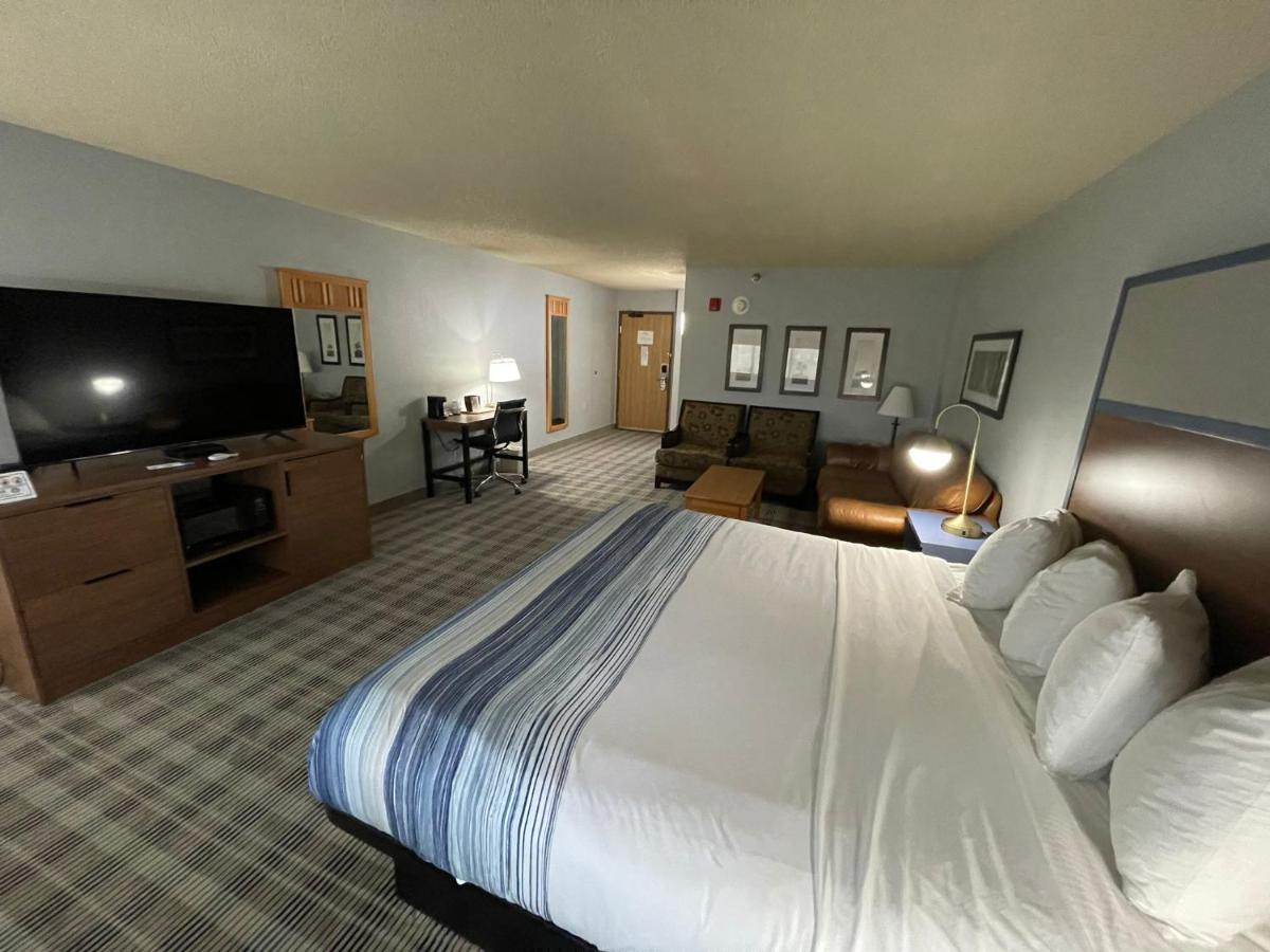 Deluxe King Room - Non-Smoking at AmericInn by Wyndham Sayre