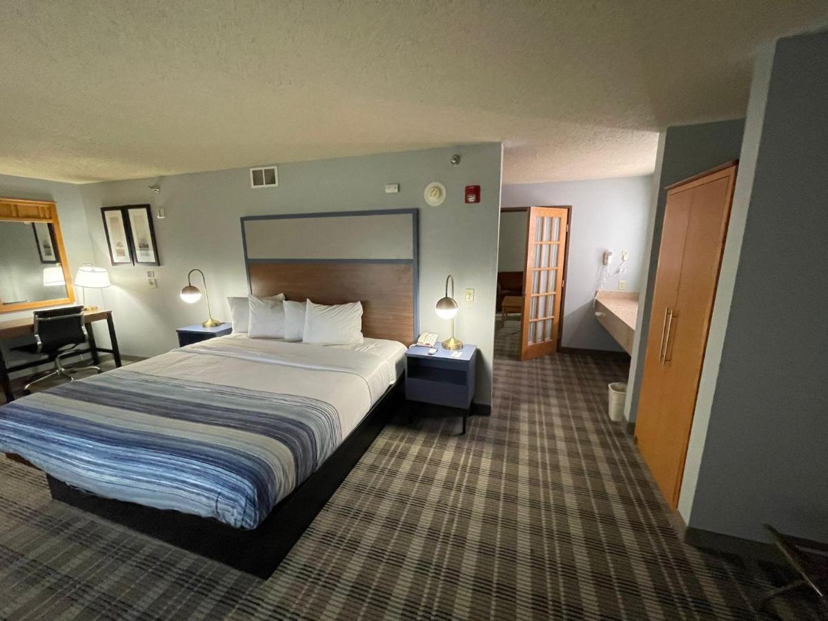 One-Bedroom King Suite - Non-Smoking at AmericInn by Wyndham Sayre