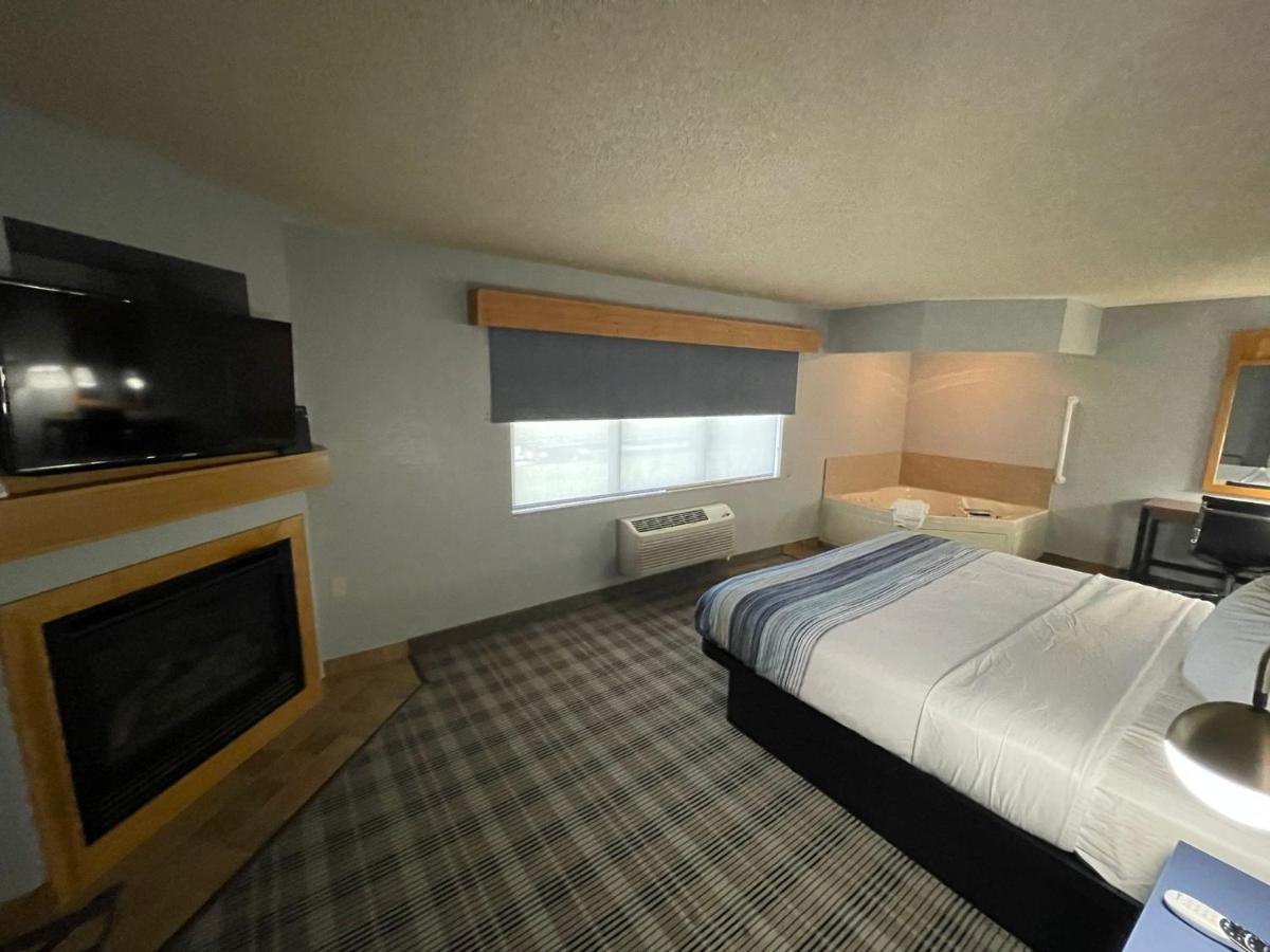 One-Bedroom King Suite - Non-Smoking at AmericInn by Wyndham Sayre