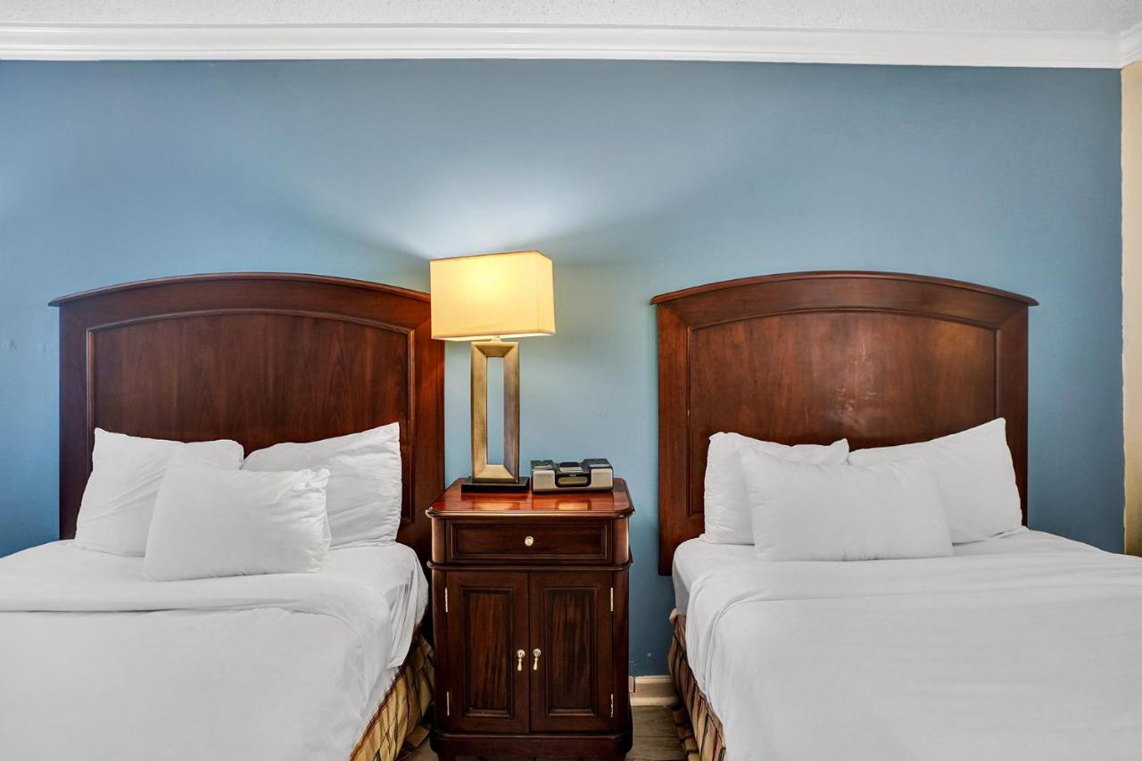 Econo Lodge Inn & Suites Fort Lauderdale North