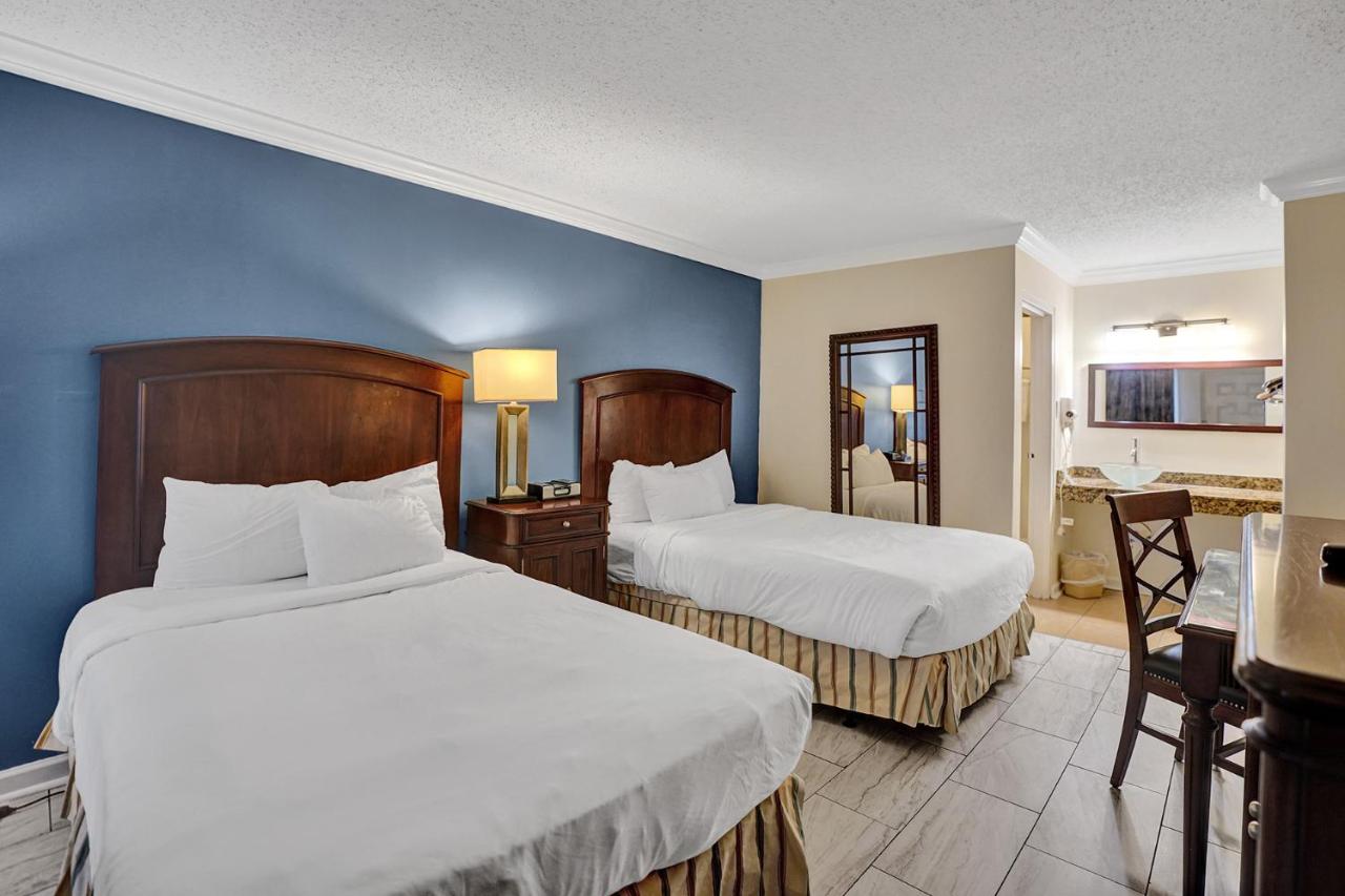 Econo Lodge Inn & Suites Fort Lauderdale North