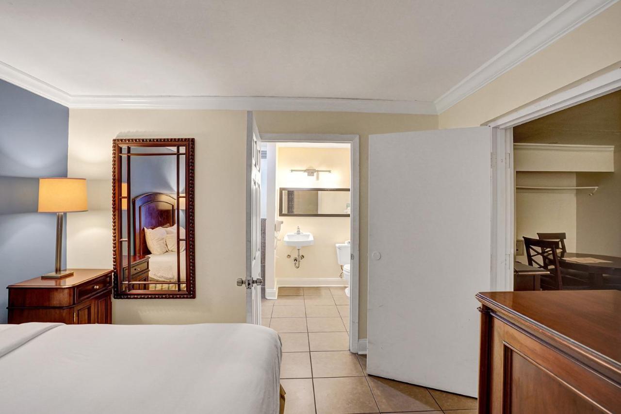 Queen Bed Accessible at Econo Lodge Inn & Suites Fort Lauderdale North