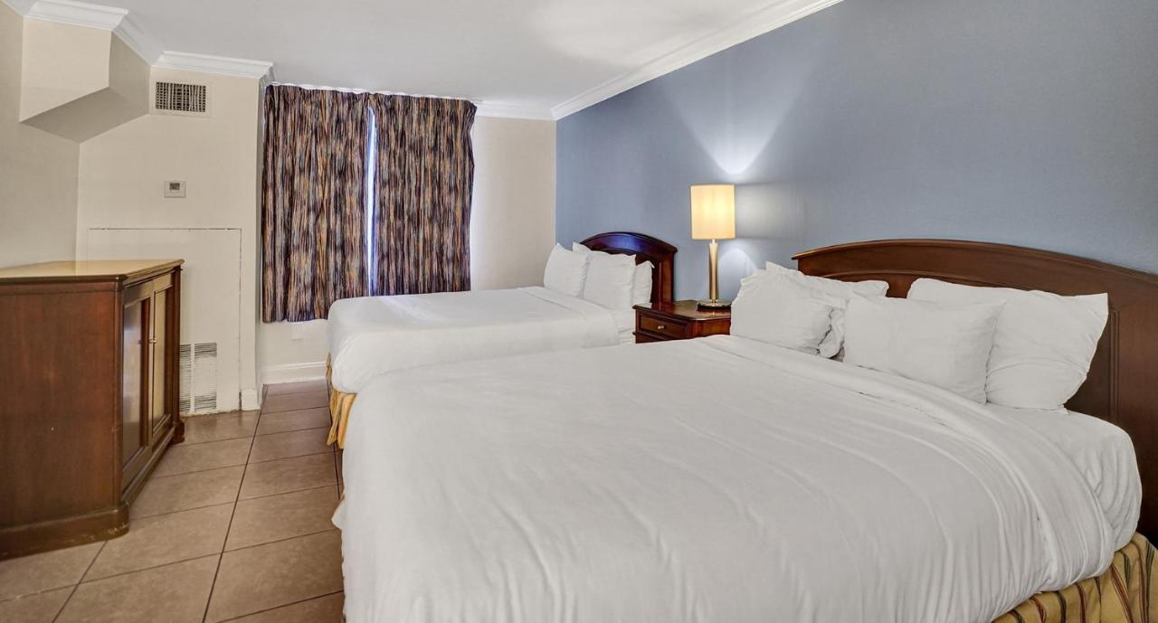 Traditional Suite 2 Double Bed Cityside at Econo Lodge Inn & Suites Fort Lauderdale North