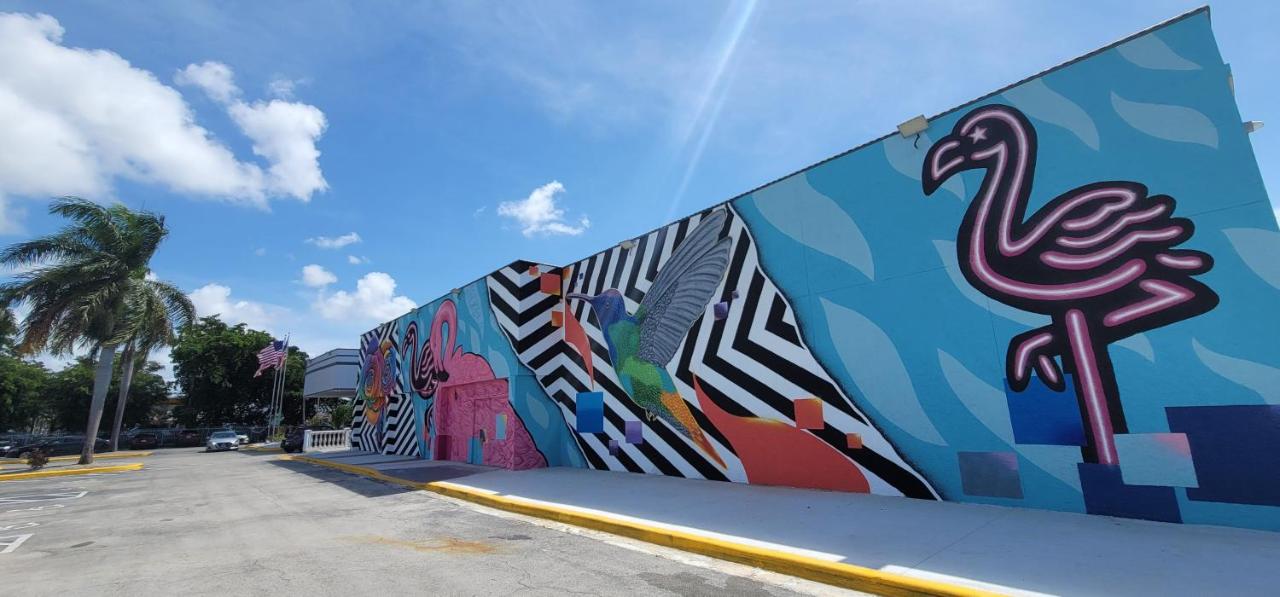 Econo Lodge Inn & Suites Fort Lauderdale North