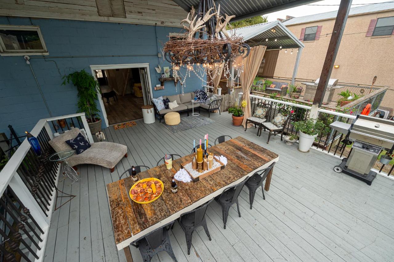 | Chateau Royale, Pet Friendly, On Bayou, Downtown!