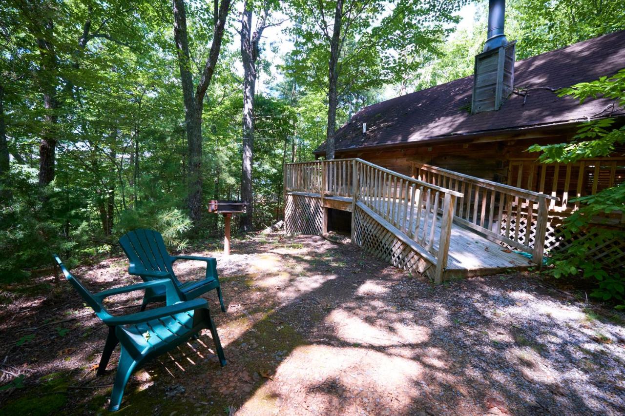 | Gatlinburg Area Hottub Cabin - Ladyslipper