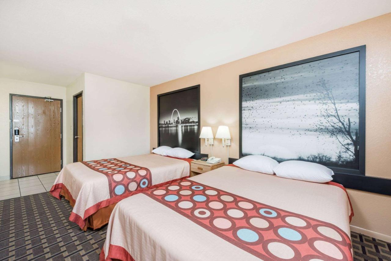 | Super 8 by Wyndham Lebanon
