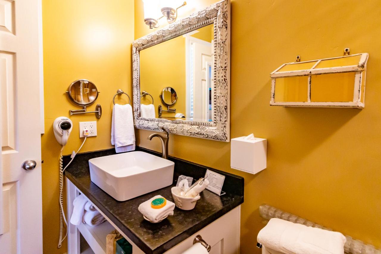 | J Patrick Inn
