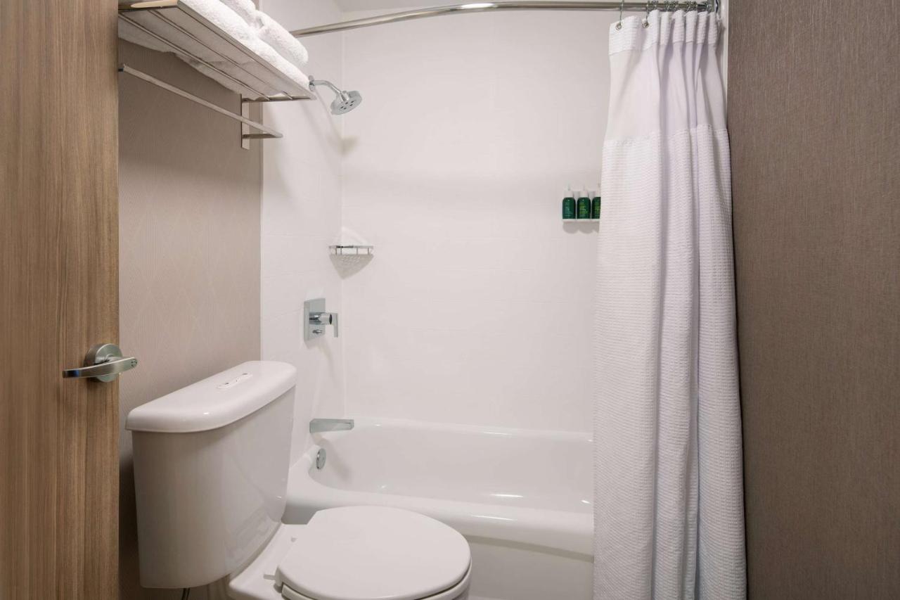 Mobility Accessible Studio Suite Two Queens with Tub at Sonesta Select Seattle Renton Suites