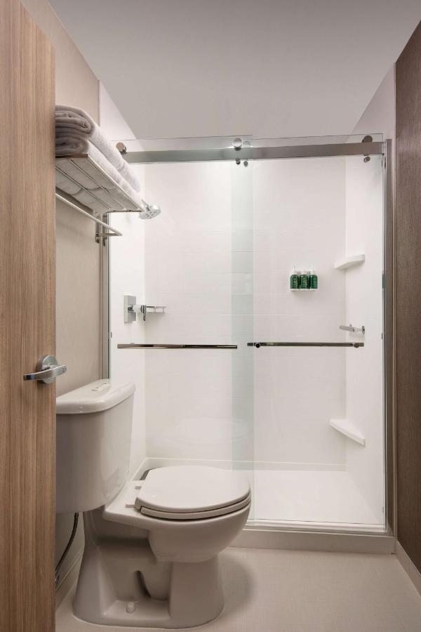 Mobility Accessible Studio Suite King with Tub at Sonesta Select Seattle Renton Suites