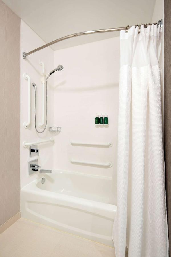 Mobility Accessible Studio Suite Two Queens with Tub at Sonesta Select Seattle Renton Suites