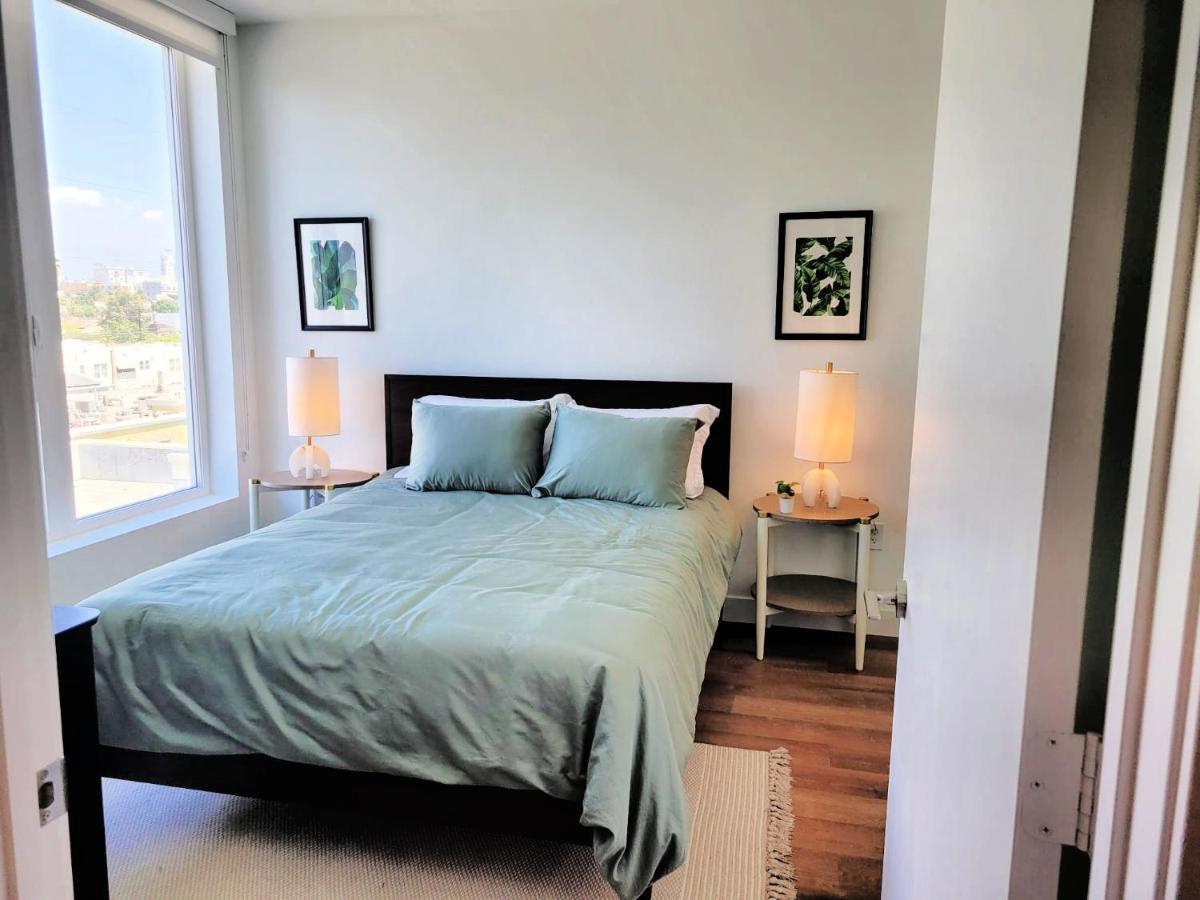| GORGEOUS Hollywood living los Angeles's best location