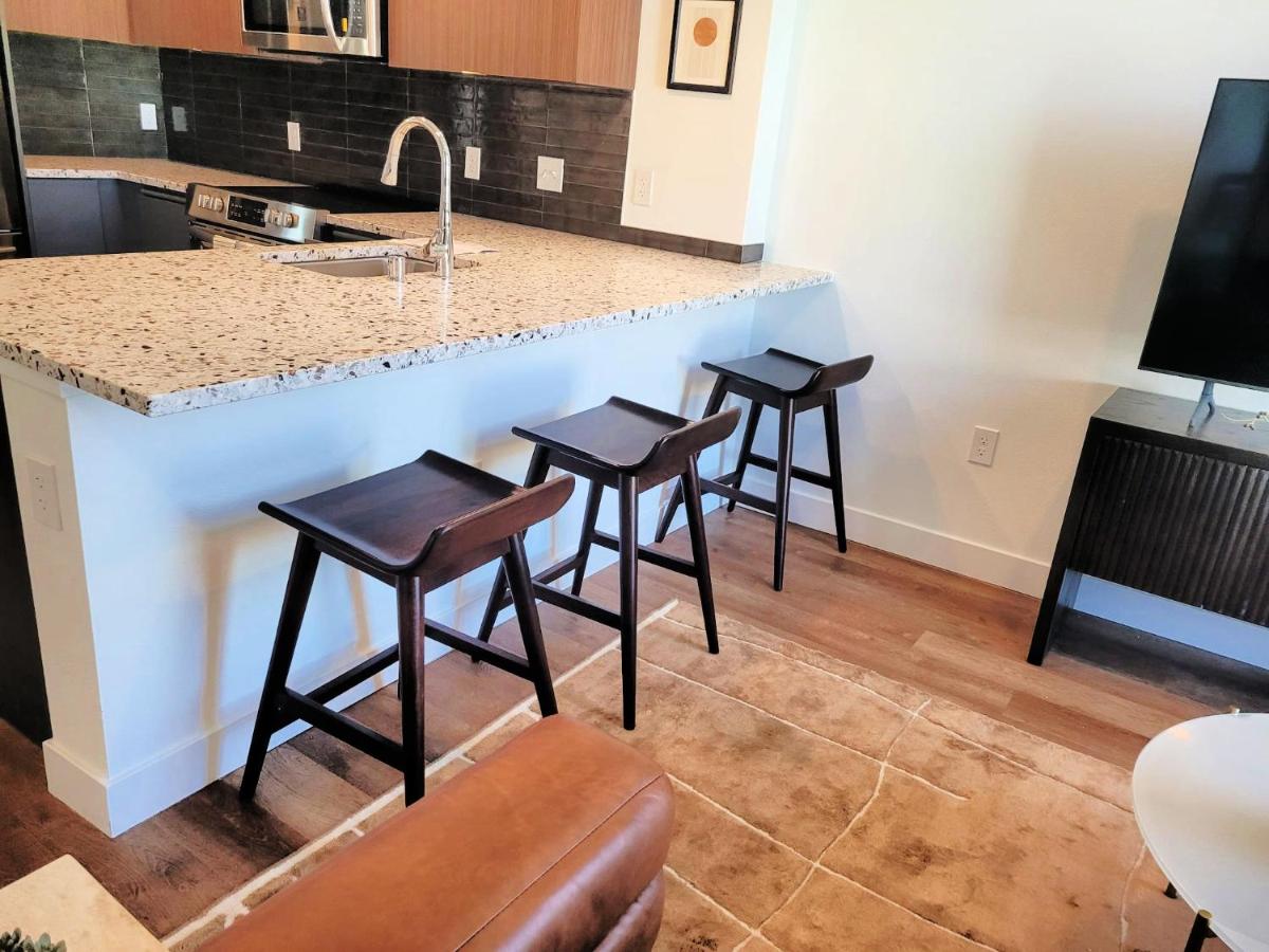 | GORGEOUS Hollywood living los Angeles's best location