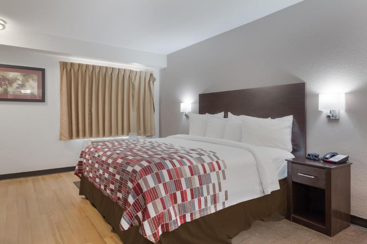 Superior King Room - Disability Access - Non-Smoking at Red Roof Inn San Antonio - Seaworld/ Northwest